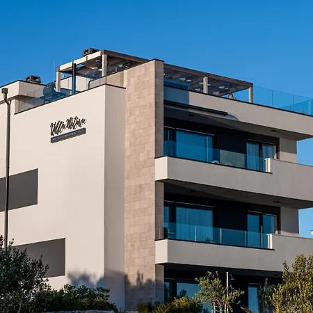 Natura Luxury Villa *