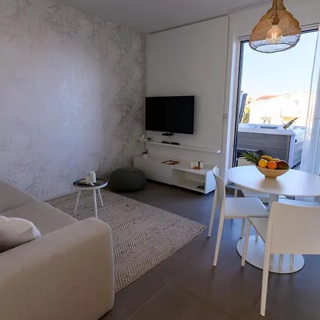 Natura Luxury Villa *