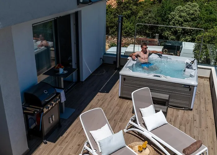 Natura Luxury ماندري