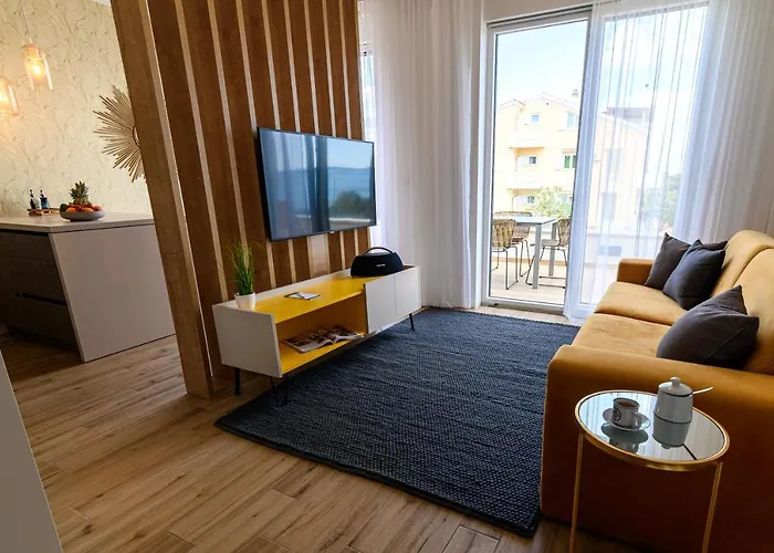 Natura Luxury فيلة ماندري